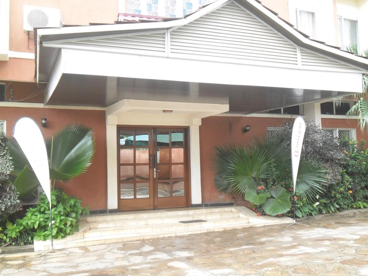 Hotel Vivi Palace Matadi Exterior photo
