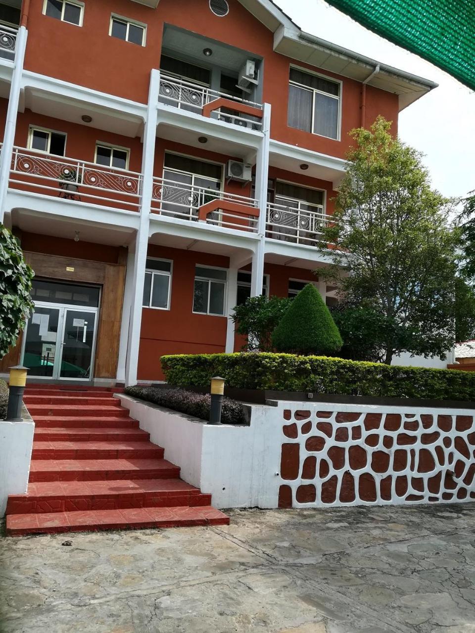 Hotel Vivi Palace Matadi Exterior photo